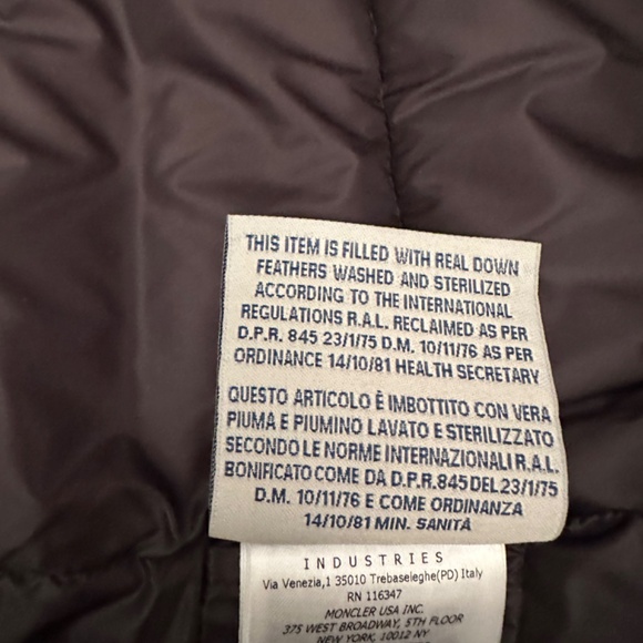 Authentic Moncler short jacket with Mink trim - Picture 9 of 13